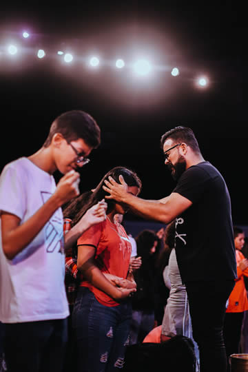 stage hypnotist